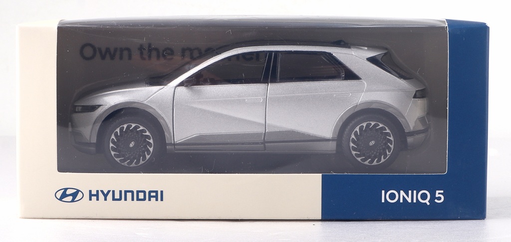 Mini Coche IONIQ 5 Color Dorado Mate